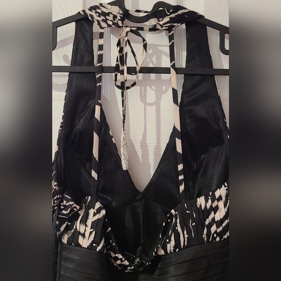 Silky maxi zebra dress - Picture 3 of 5